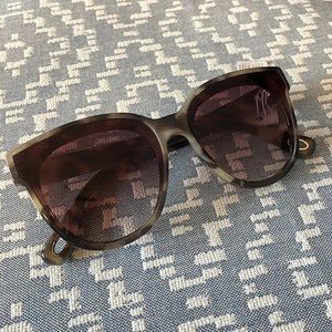 LELE SADOUGHI Sunglasses Brooklyn Tortoise Brown Tan Soft Case LEL-FA-17